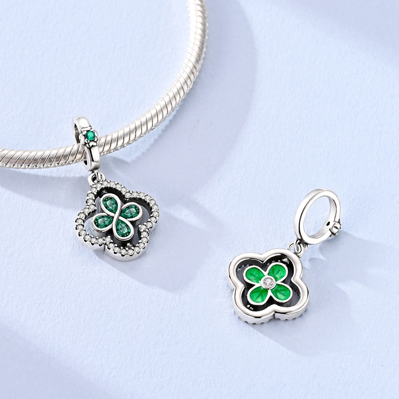 Nowe zawieszki z zielonym czte – Red Clover Flower recenzja i cena